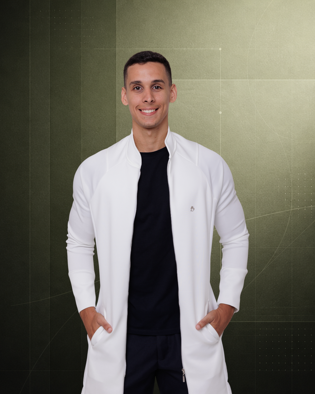 Heber Neto, nutricionista, de jaleco branco